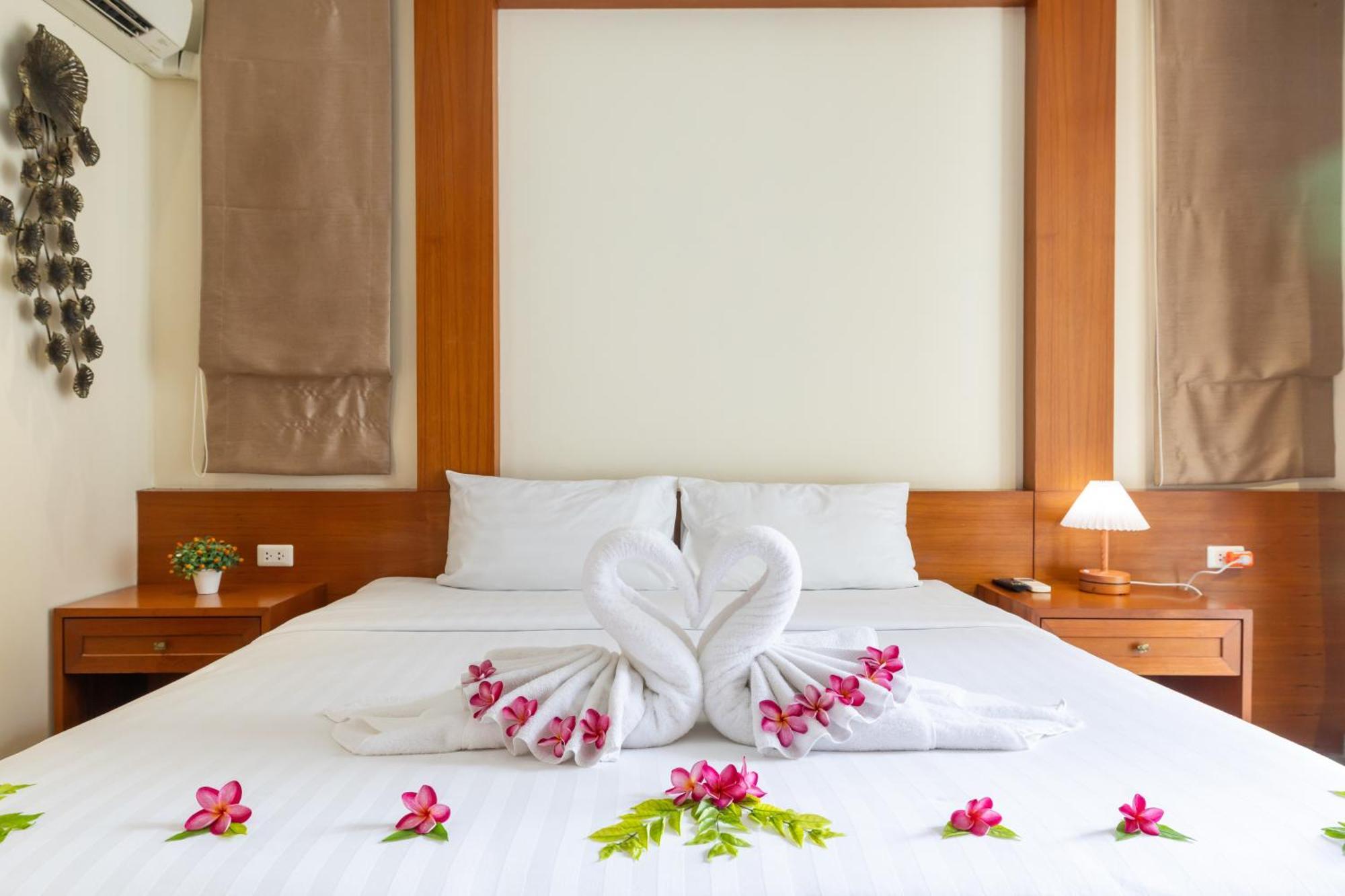 Phuket Meet Holiday Hotel 普吉岛相遇花园度假酒店 Rawai Kültér fotó